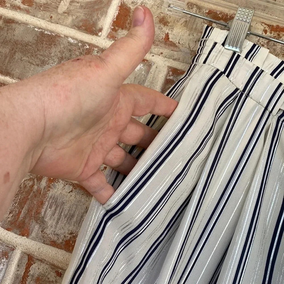 Zara Basic Metallic Striped Paper Bag Crop Pants - Picture 4 of 10